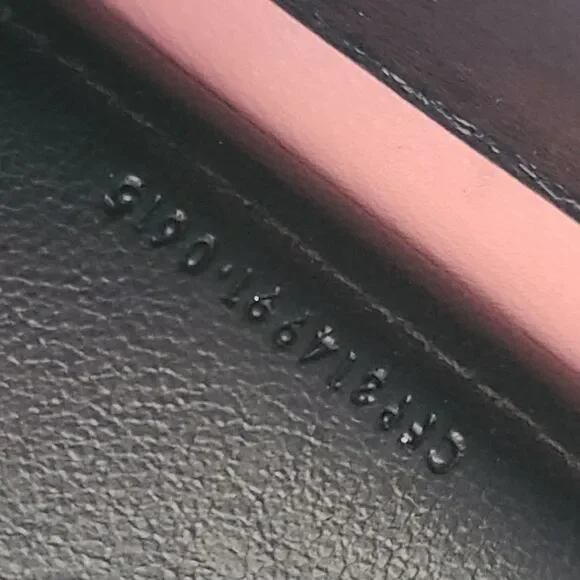 💯 Authentic YSL Wallet 🍀